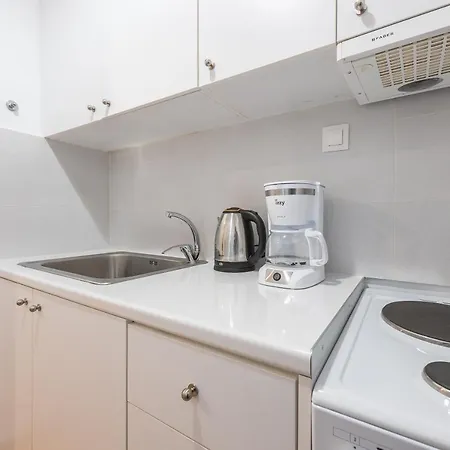 شقة At Megaro Mousikis St Semi Basement 1bed 2 Pers أثينا