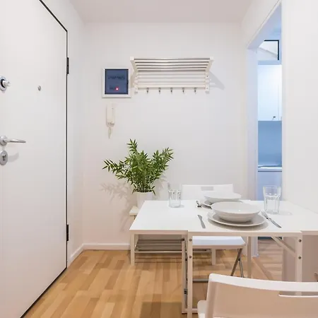 At Megaro Mousikis St Semi Basement 1bed 2 Pers أثينا