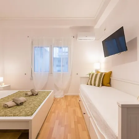 At Megaro Mousikis St Semi Basement 1bed 2 Pers شقة أثينا